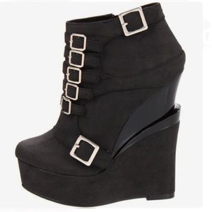 Michael Antonio Mercer Wedges